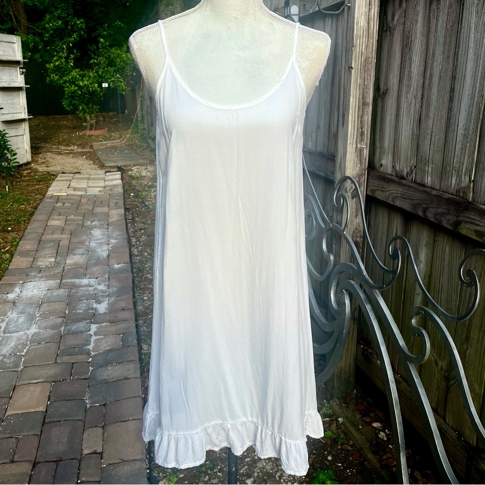 Miss Look Casual Cami Slip Dress with Ruffle Trim; Size Medium
